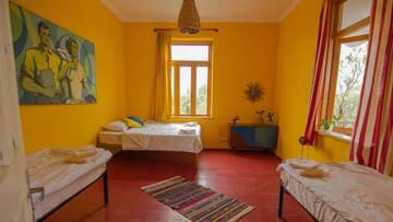 Фото номера Четырехместный номер Делюкс Хостелы Karma Hostel г. Мартвили 6